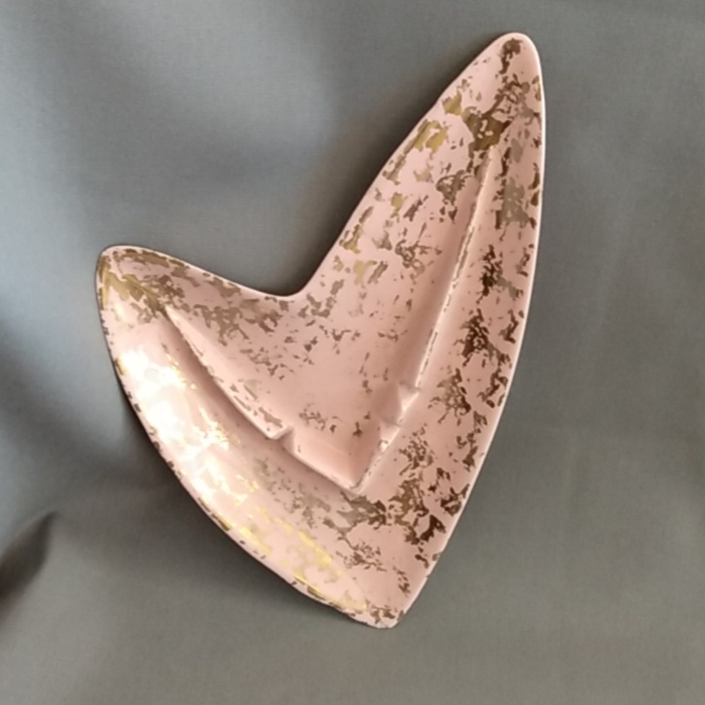 VINTAGE SHAWNEE USA 205 MID-CENTURY PINK & GOLD FLECKED ASHTRAY